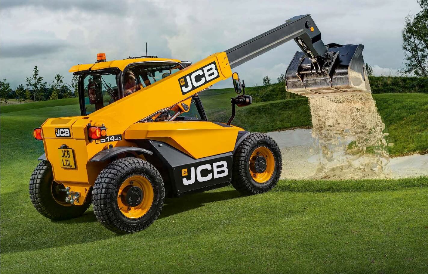 Découverte du JCB 514-40 : La Révolution du Chariot Télescopique Compact